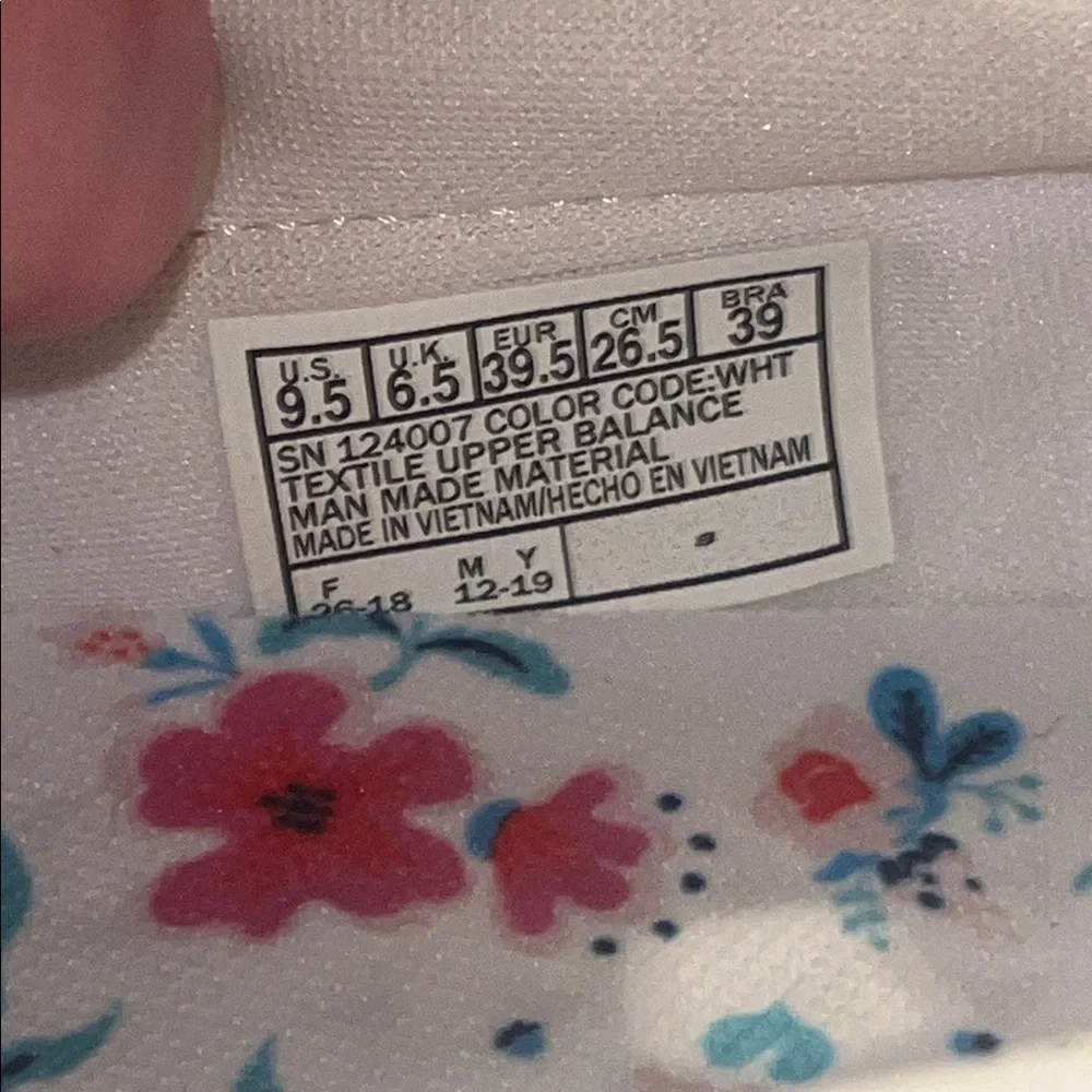 Skechers Women's white Slip-On Sneakers size 9.5